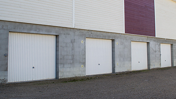 Garages 50 m²